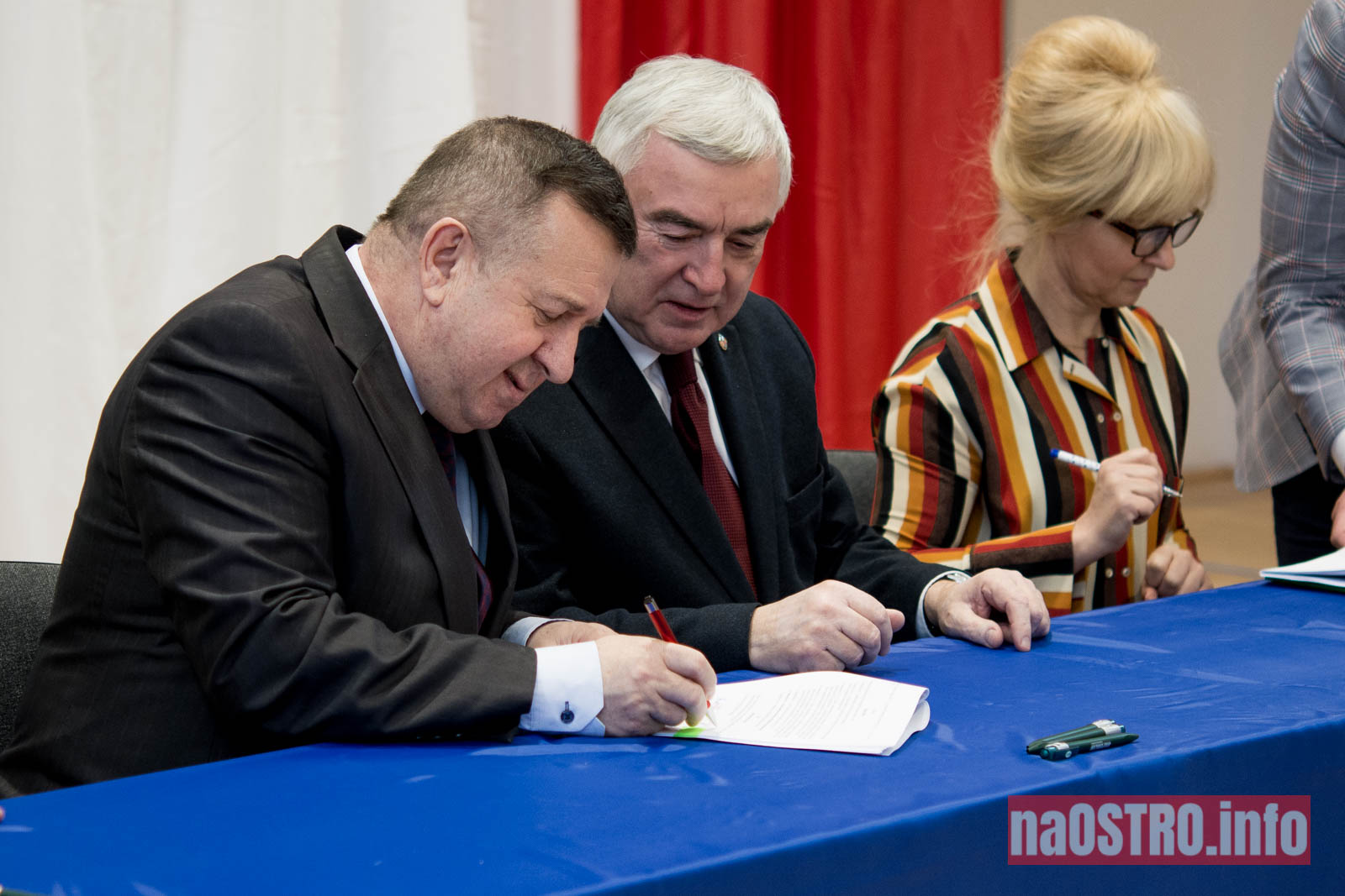 NaOSTROinfo Podpisanie umów na budowę wiejskich świetlic Bałtów 2021-21