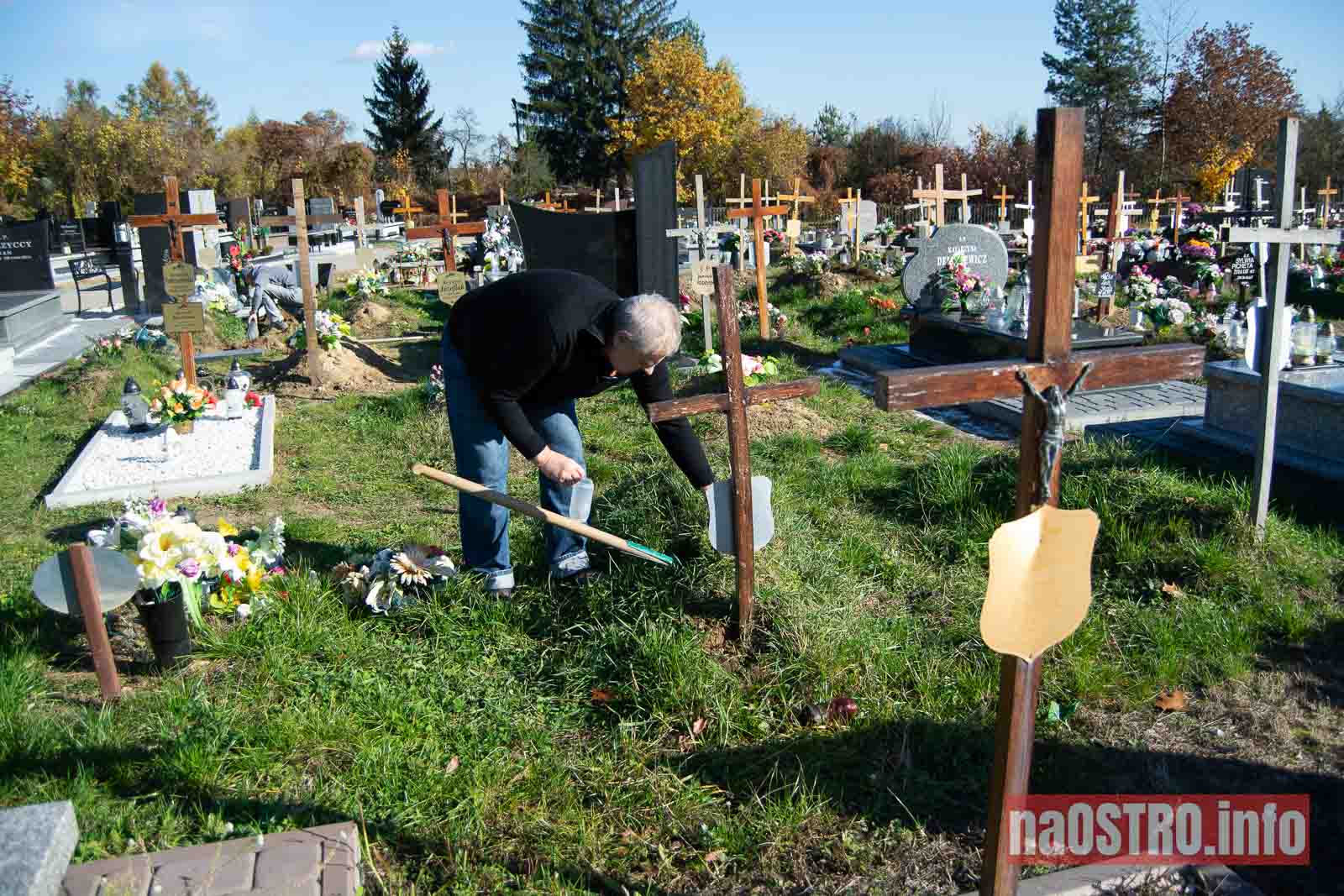 NaOSTROinfo MZK Sprzątanie grobów bezdomnych 2022-14