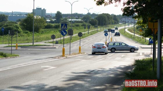 Skrzyżowanie ulic Chrzanowskiego i Ostrowieckiej