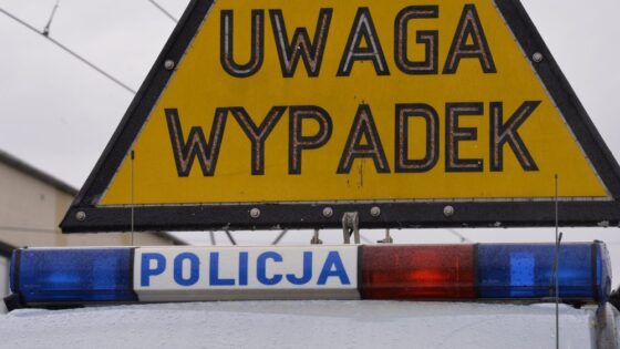 Świętokrzyskie: jedna osoba zginęła, a 18 jest rannych w wypadku busa