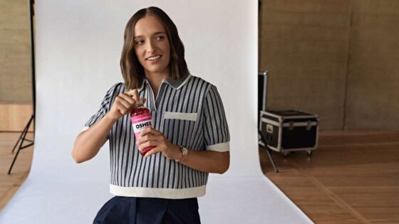 „Hydrate for Great Moments” - nowa kampania OSHEE z Igą Świątek
