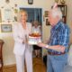 Porucznik ‘Mały’ kończy 89 lat. Marszałek Renata Janik u bohatera Powstania Warszawskiego