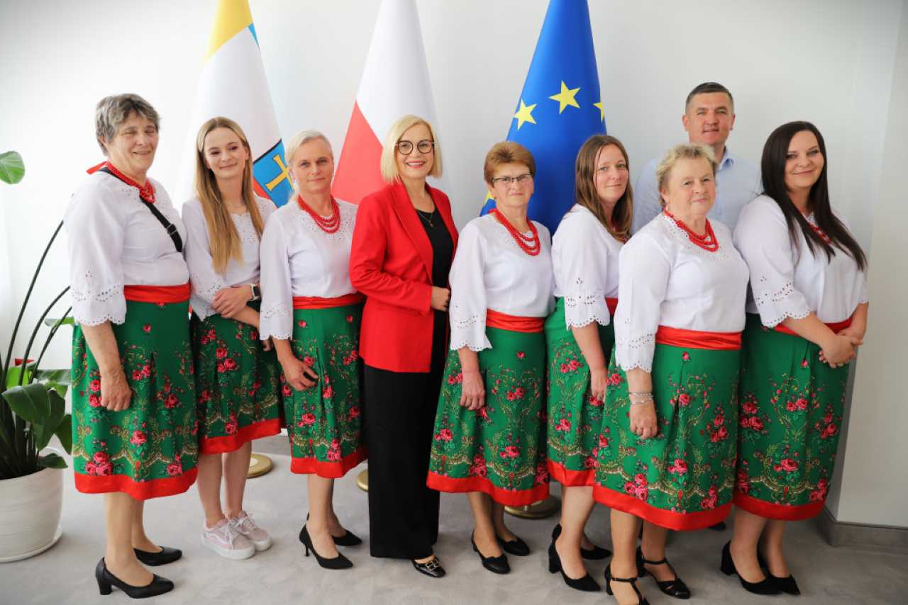 Finalistki konkursu dla Kół Gospodyń Wiejskich na spotkaniu z marszałek województwa
